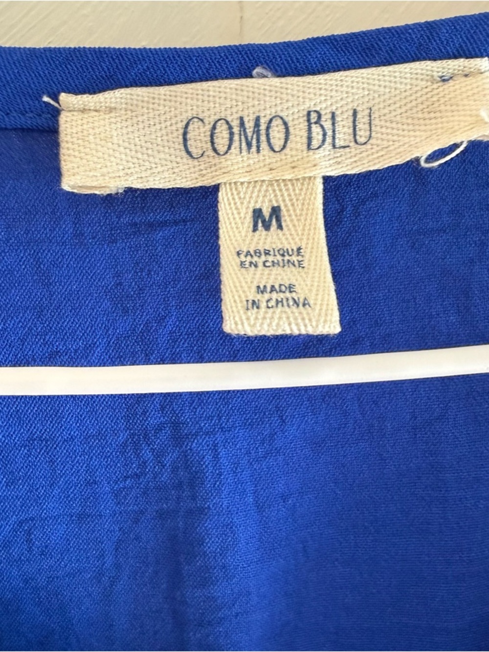 Como Blu Medium Royal Blue Satin Blouse Long Sleeve Smocked Cuff Hi-Low Top - Picture 2 of 10